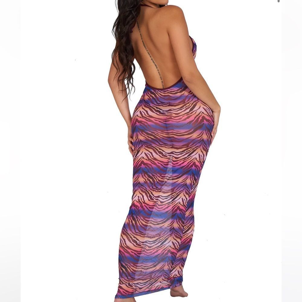 Beach coverup - Picture 2 of 2